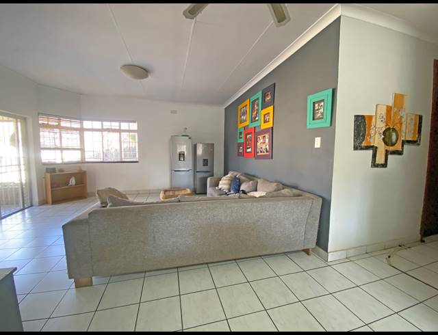 508M² BUILDING FOR SALE IN COLBYN